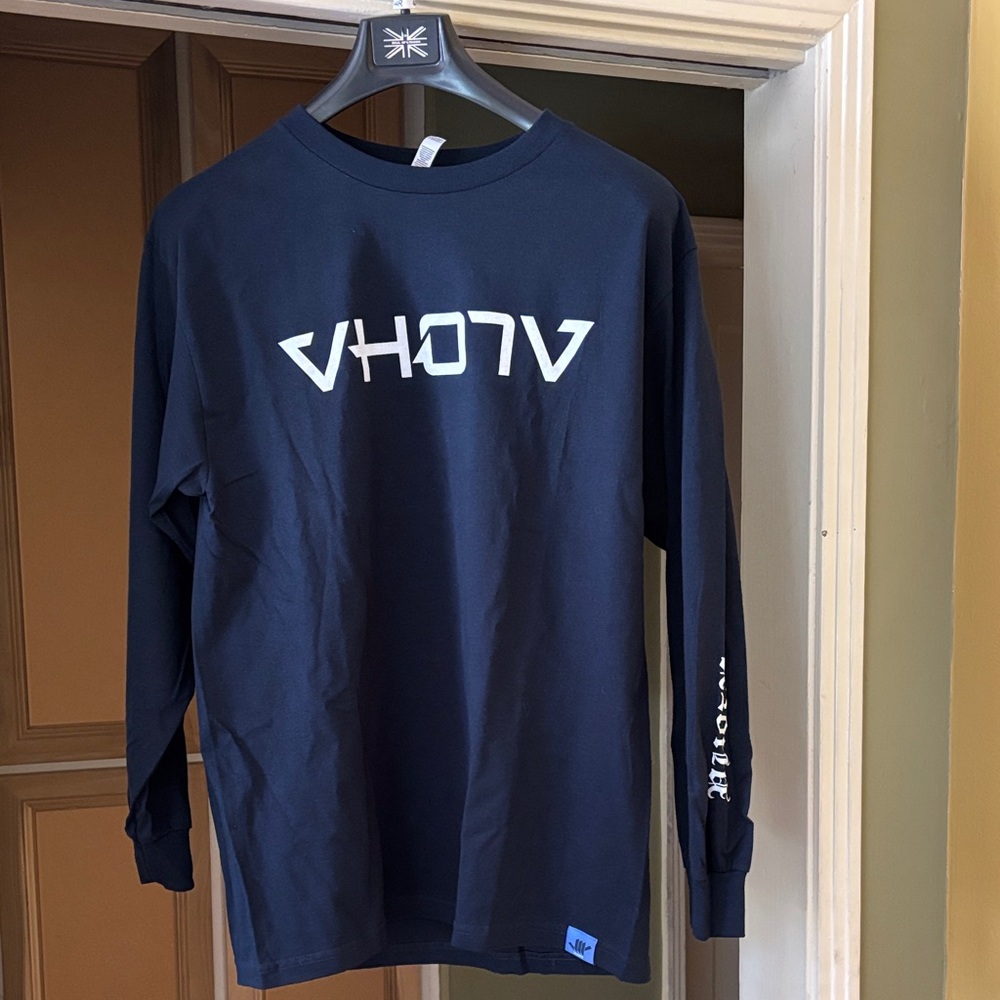 VHO7V Long Sleeve Graphic Tee
